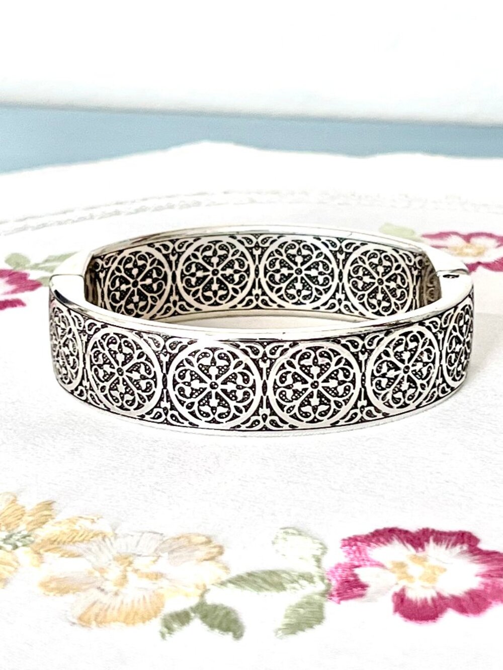 Brighton Ferrara Hinged Bangle